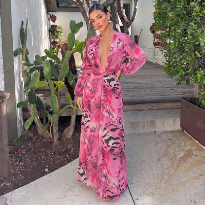 🌴✨ Tropical Print Deep V Maxi Dress – Sexy Backless & High Slit 💚